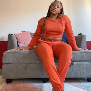 This cropped two piece sweatsuit can be dressed up or down! It’s cozy weather